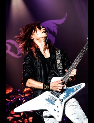 好きなギタリストは誰ですか？