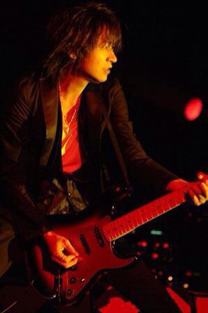 好きなギタリストは誰ですか？