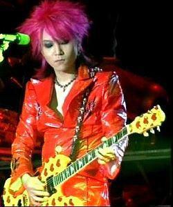 好きなギタリストは誰ですか？