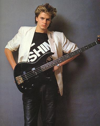 好きなギタリストは誰ですか？