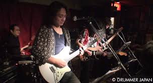 好きなギタリストは誰ですか？