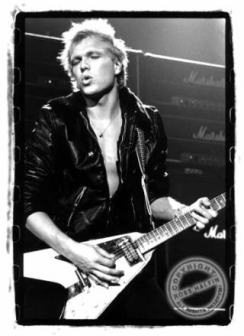 好きなギタリストは誰ですか？