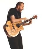 好きなギタリストは誰ですか？