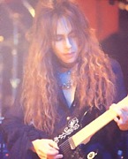 好きなギタリストは誰ですか？