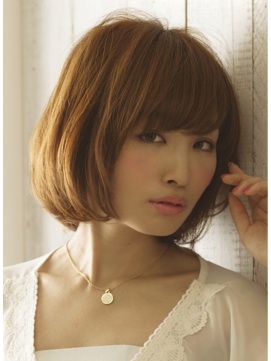 丸顔に合うヘアスタイルは？