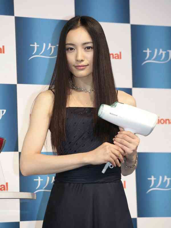 バッサリ切っちゃう？ ショートヘアは「ある特徴の男性」にモテる