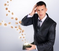 収入があるのに貯金がない人、その理由
