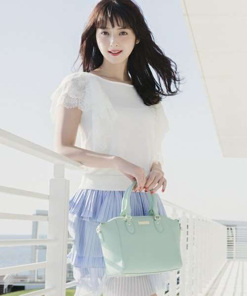 自身がプロデュースしたウエディングドレス姿の佐々木希、可愛すぎてドレスが霞んでる件