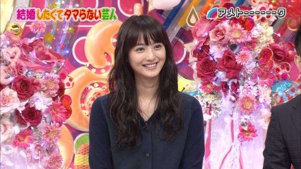 自身がプロデュースしたウエディングドレス姿の佐々木希、可愛すぎてドレスが霞んでる件