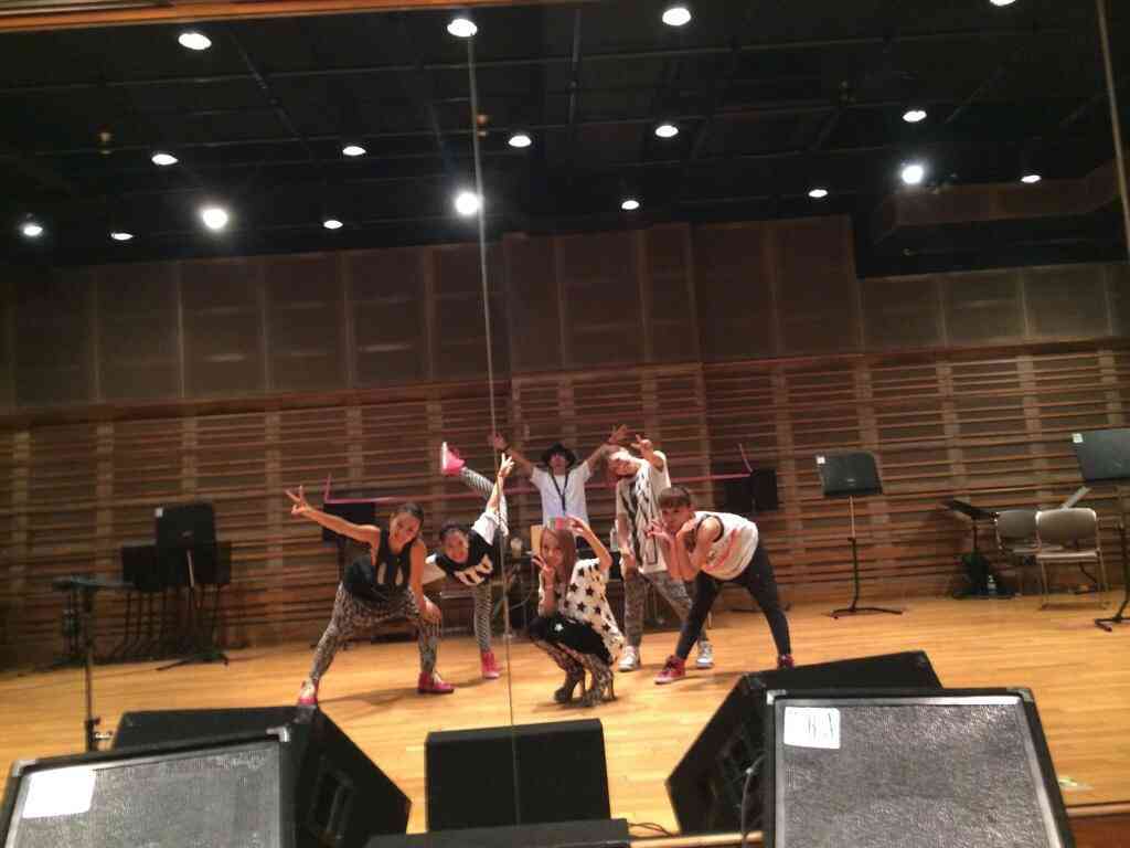 板野友美が水着姿でグラビア登場、金城武を「知らない」の驚き回答―台湾