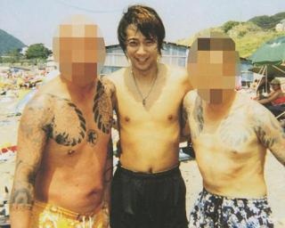 ローラの父親逮捕、海外療養費“詐欺”の疑い