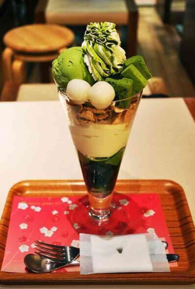 オシャレなスイーツの写真をあげましょう！