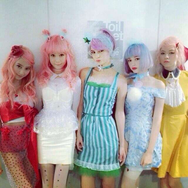 トリンドル玲奈（22歳）のセーラームーンコスをご覧ください