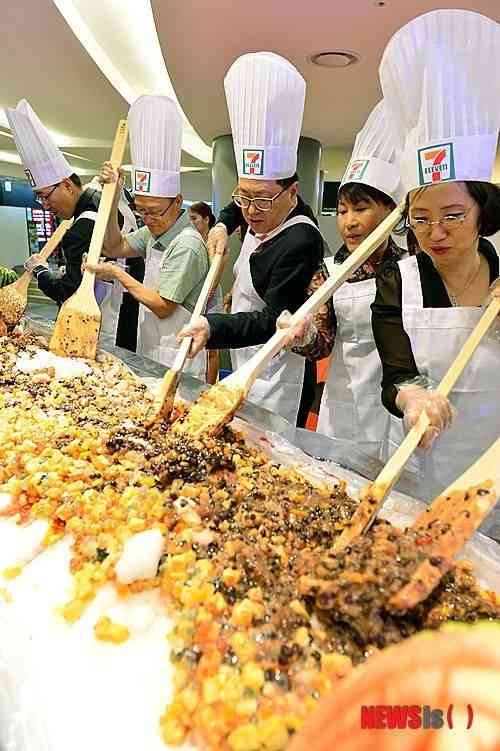 参議院議員の有田芳生氏が日本国民を「ゴキブリ」呼ばわりして話題に