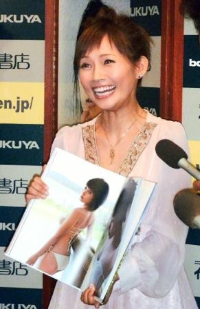 安倍なつみ、33歳の誕生日ライブ「感動しちゃう」