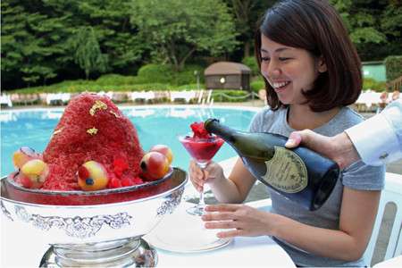 お値段3万円の豪華すぎるかき氷をご覧ください