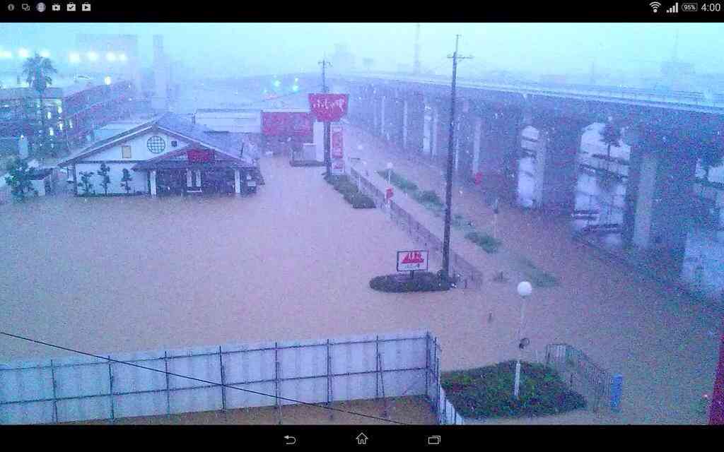 京都で記録的大雨、用水路に流され男性死亡