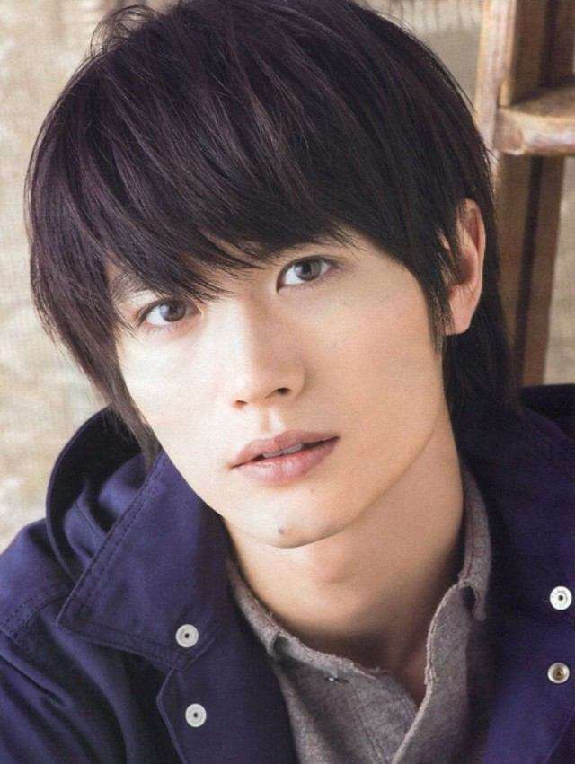 朝、起こしてほしい男性芸能人は？