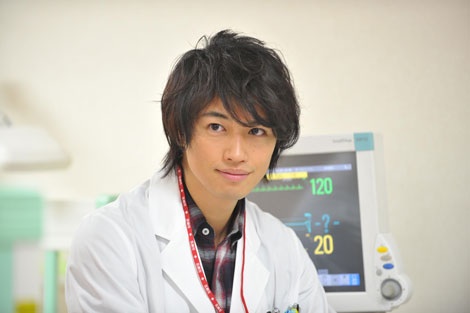 朝、起こしてほしい男性芸能人は？