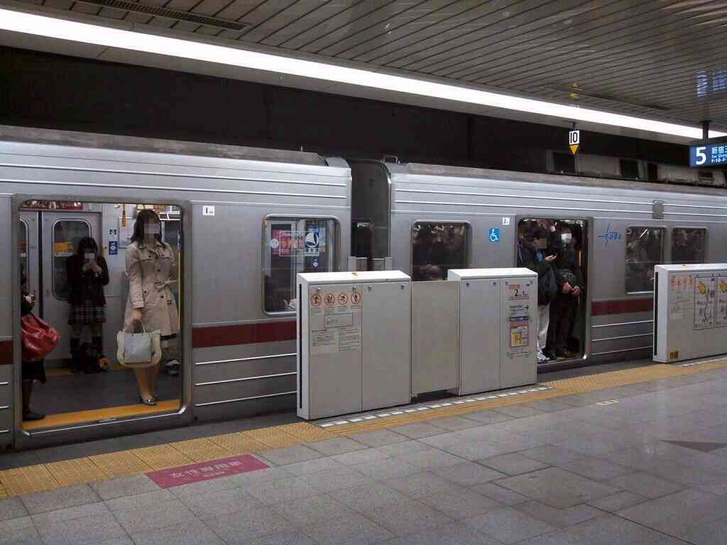 【YouTube】女性専用車両に乗り込んだ男と絶叫する女