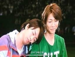 ブラジルのすき家で男性同姓愛者がキス→店員が殴る→複数男性カップルが抗議で怒りの集団キス