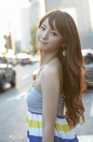 オーランド・ブルーム、佐々木希の“美顔”絶賛!本人思わず赤面