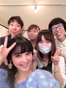 オーランド・ブルーム、佐々木希の“美顔”絶賛!本人思わず赤面