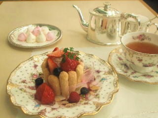 お嬢様言葉で話すトピですわ【2号館】
