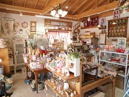 見かけたら入らずにはいられないお店ありますか？