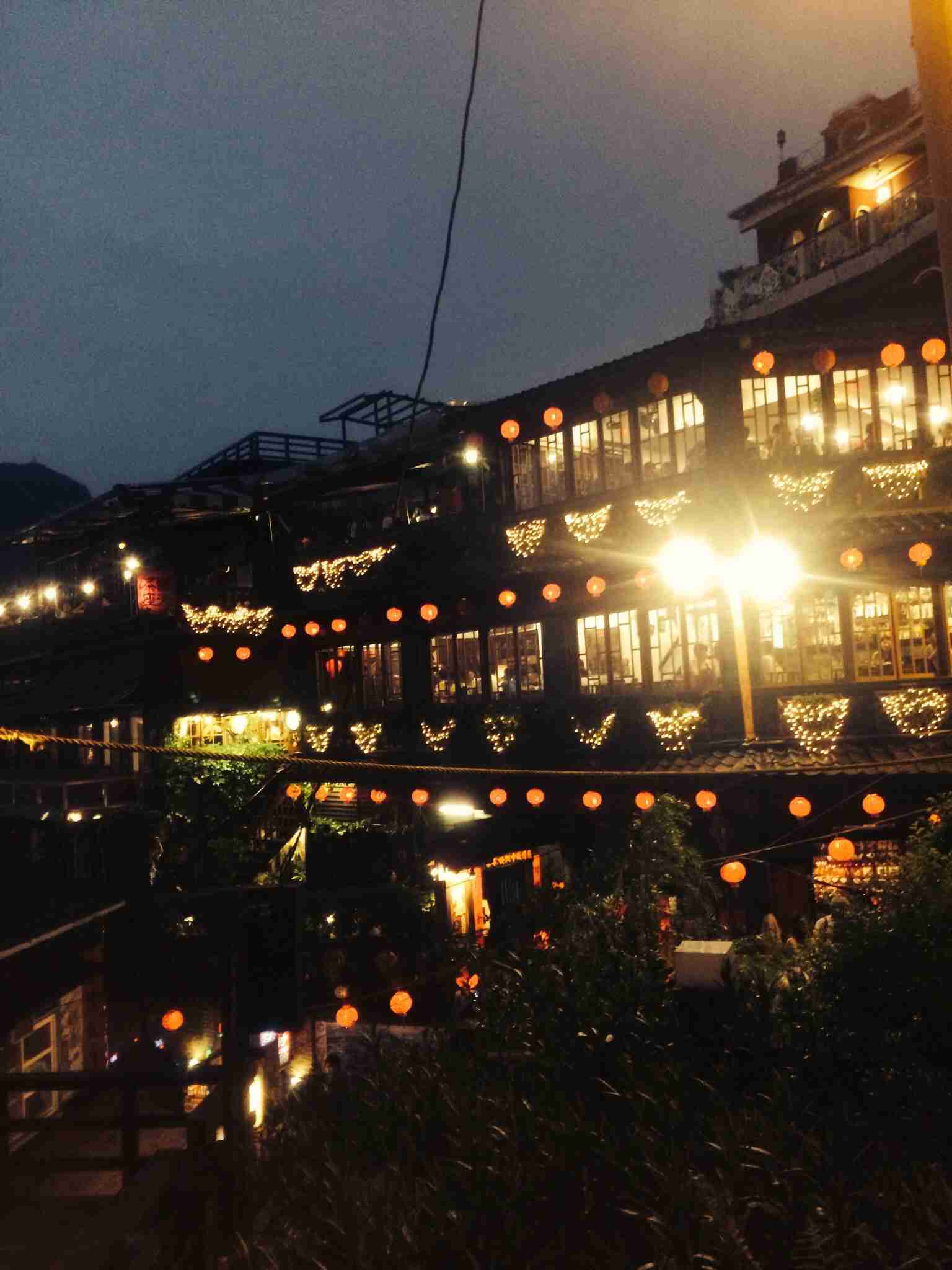 夜景を楽しむトピ