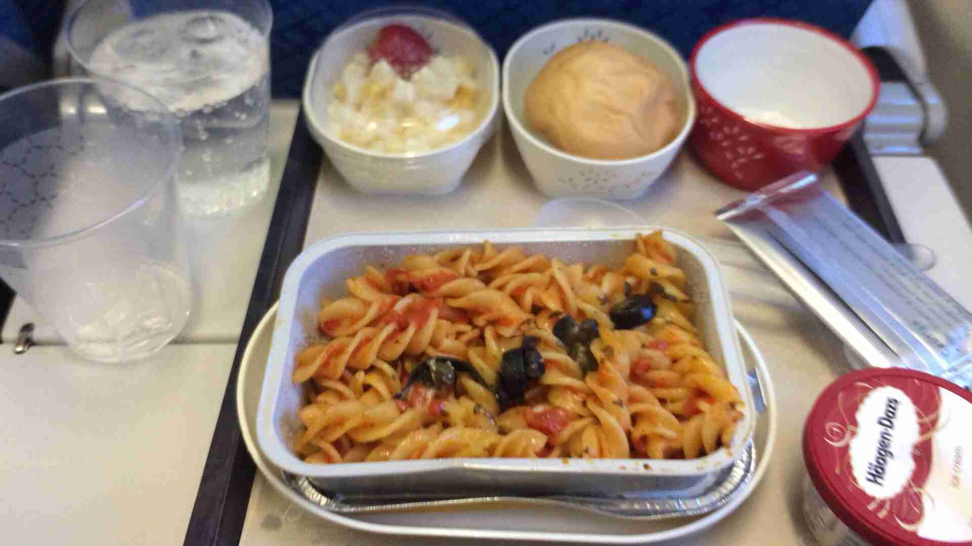 世界の機内食:D