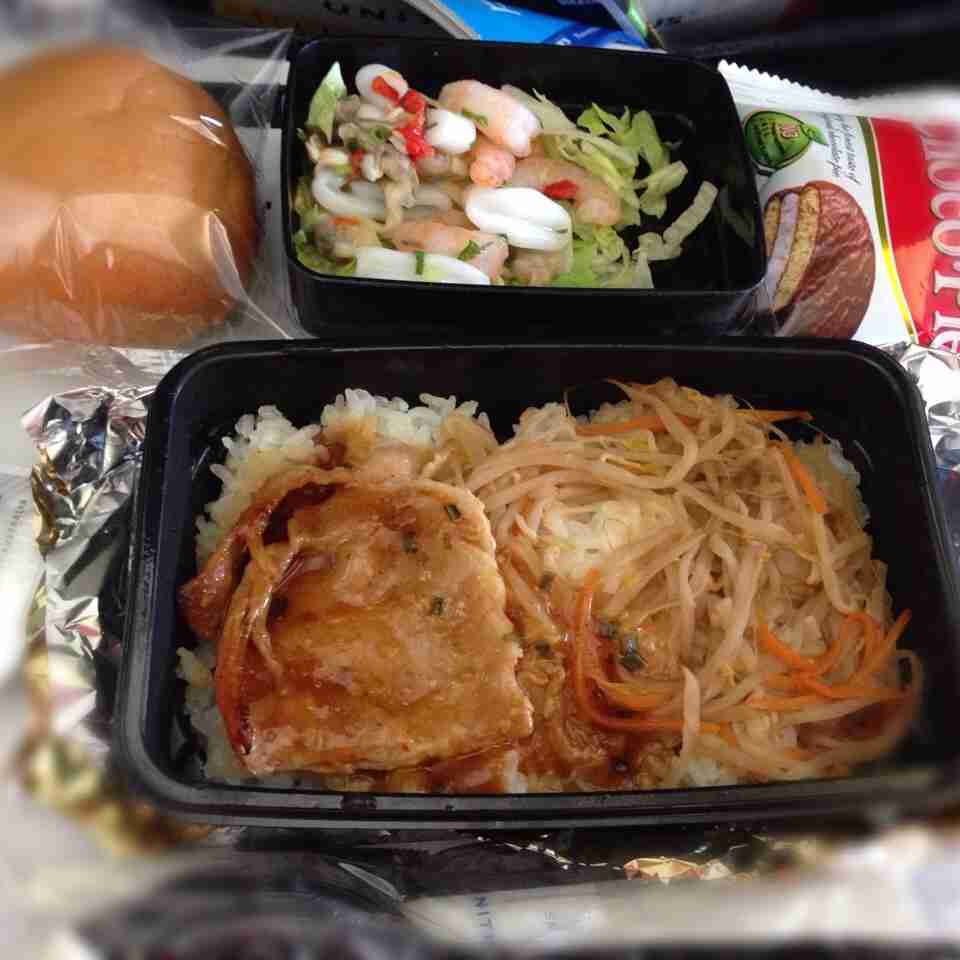 世界の機内食:D