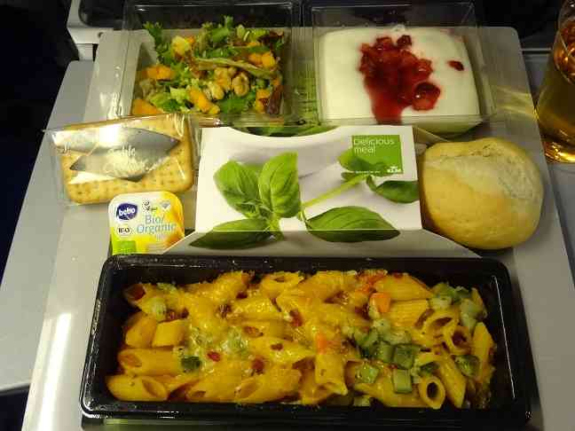 世界の機内食:D