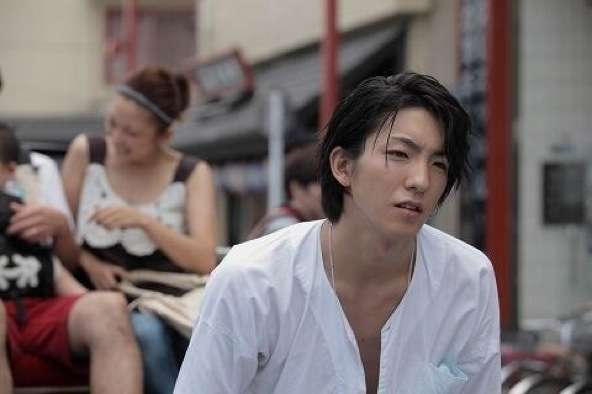 顔がどストライクの男性芸能人は誰ですか？