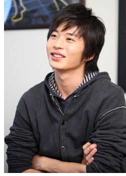 顔がどストライクの男性芸能人は誰ですか？