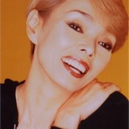 浜崎あゆみ、イメチェンヘアが好評　ざっくり胸元にも視線集中「拝みたくなる美しさ」