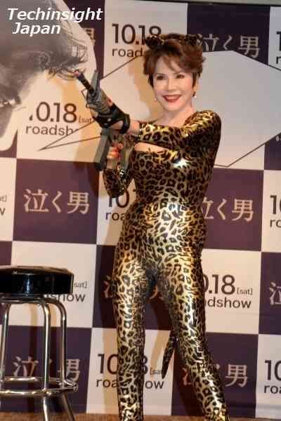 浜崎あゆみ、セクシーなボンデージタイツで圧巻！可憐さに会場からため息…「a-nation」シンガポール会場