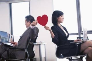 社内恋愛、肯定派ですか？否定派ですか？
