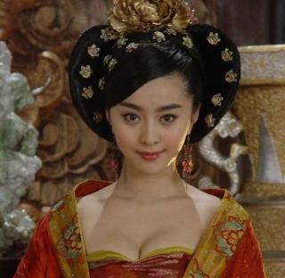 正統派の美人女優。