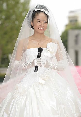 素敵な花嫁ヘアスタイルを貼っていきましょう