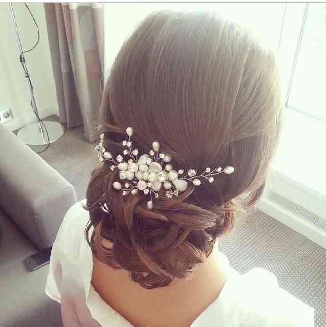 素敵な花嫁ヘアスタイルを貼っていきましょう