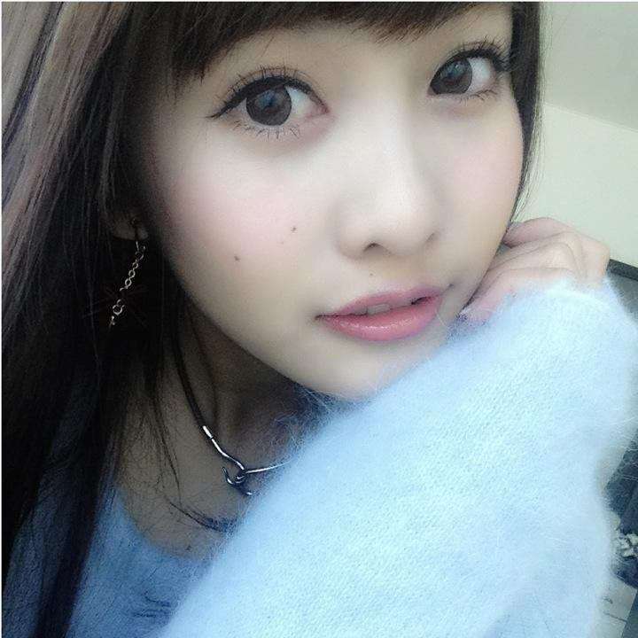 小島瑠璃子が下着姿を公開！