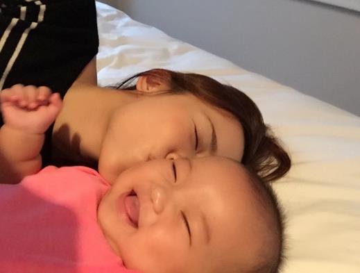 優木まおみ、6カ月長女の顔写真を公開「成長記録も兼ねていきたい」