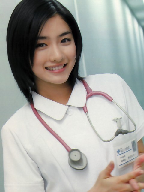 石原さとみ　左手薬指の指輪を釈明