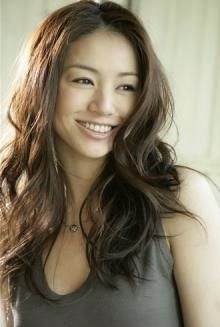 黒髪が似合う芸能人の画像を集めるトピ