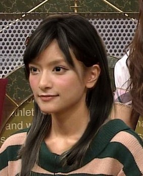 黒髪が似合う芸能人の画像を集めるトピ