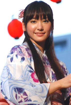 黒髪が似合う芸能人の画像を集めるトピ