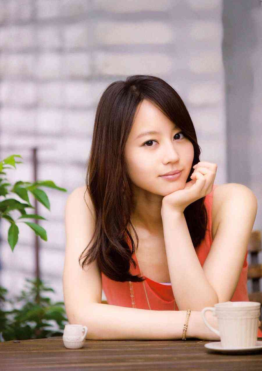 黒髪が似合う芸能人の画像を集めるトピ