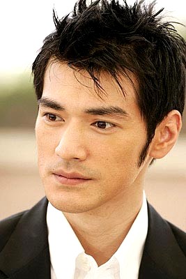 黒髪が似合う芸能人の画像を集めるトピ