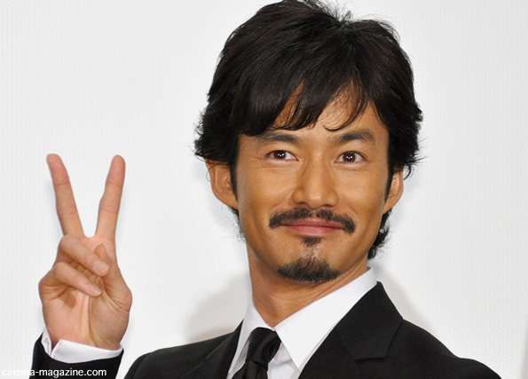 黒髪が似合う芸能人の画像を集めるトピ